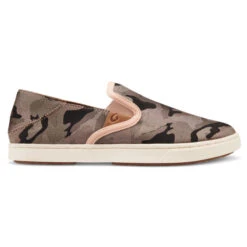 OluKai Women's Pehuea Pa'i Sneaker