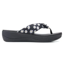 Clarks Women's Arla Glison Fabric Cloudstepper Thong Sandal -Winter Equip Store Clarks Arla Glison Black Daisy Side