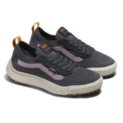 Vans Women's UltraRange VR3 Shoe