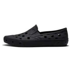 Vans Men's Slip-On TRK Water Shoe -Winter Equip Store VN0A5HF8BLK HERO
