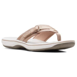 Clarks Women's Breeze Sea Flip Flop Sandal -Winter Equip Store Womens Breeze Sea Flip Flop Sandal Taupe