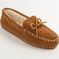 Minnetonka Women's Pile-Lined Hard Sole Moccasin